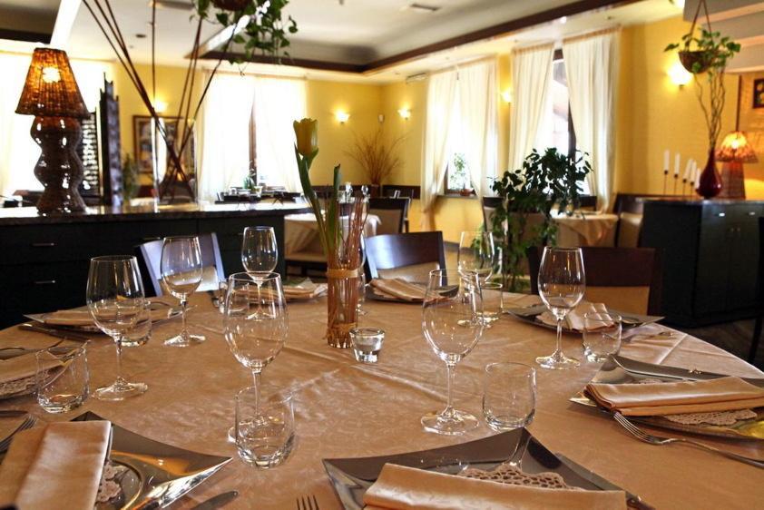 Hotel Ristorante Taverna Verde Piverone Екстер'єр фото